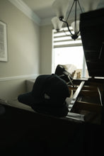 Load image into Gallery viewer, New Era 'Yankee' 001 Cap
